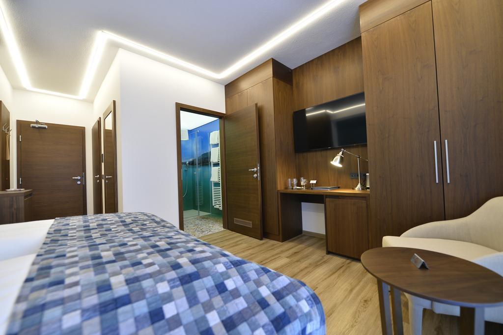 Boutiquehotel Woerthersee - Serviced Apartments เวลเดน อัม เวิร์ทเทอร์ซี ภายนอก รูปภาพ